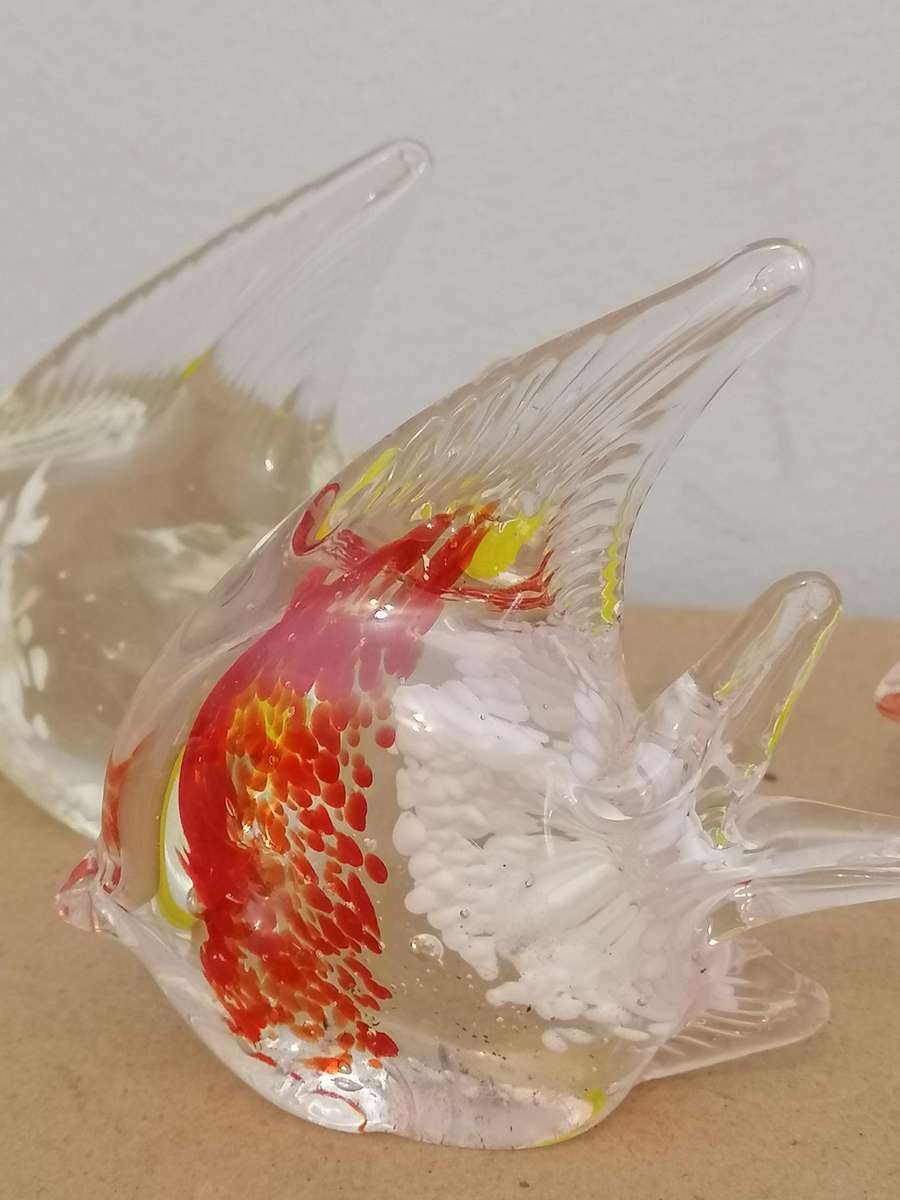 Murano Style Art Glass 2 Yellow 2 Red 1 Green White Hand Blown Angel Fish Paperweight 5pc