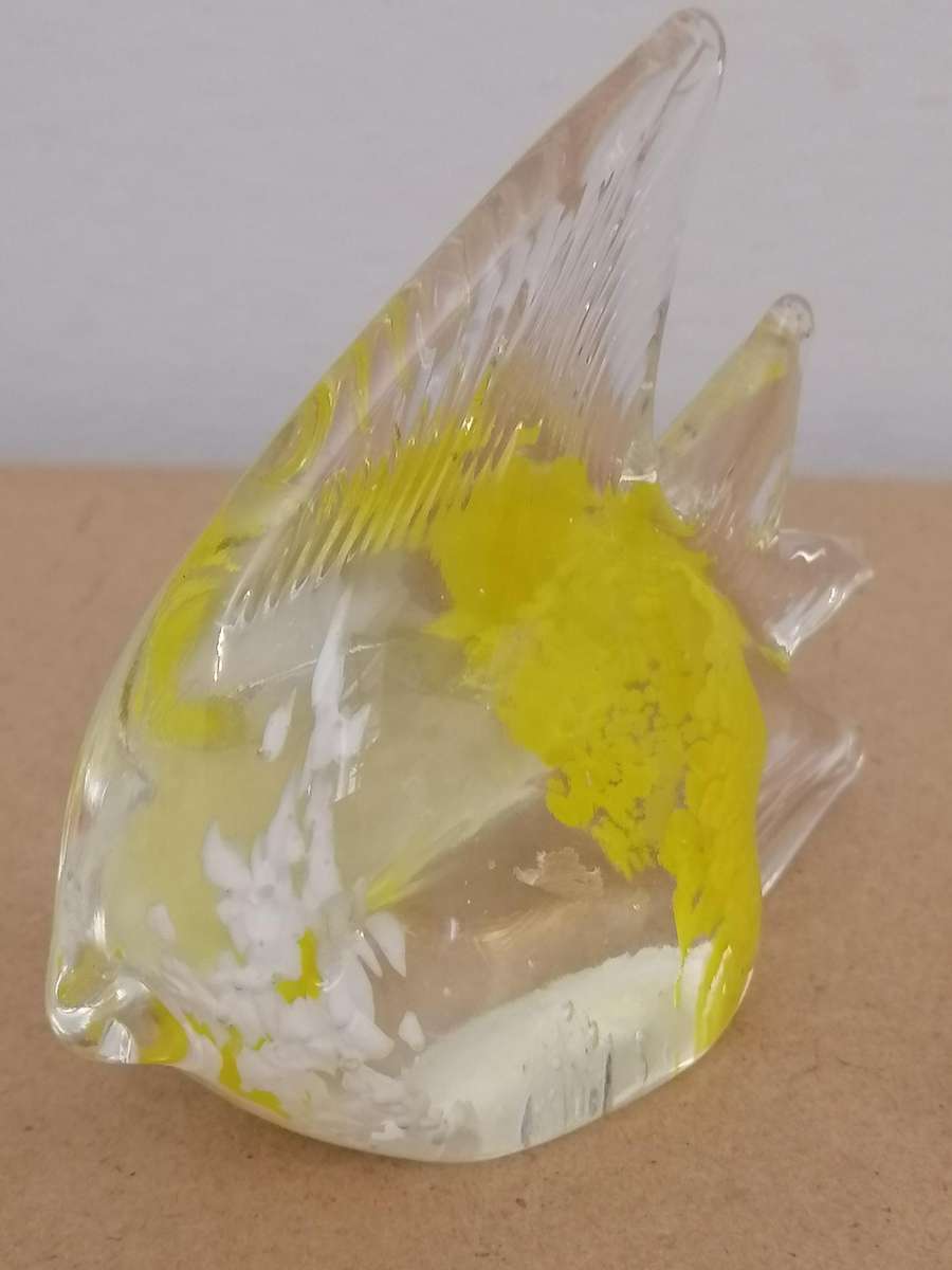 Murano Style Art Glass 2 Yellow 2 Red 1 Green White Hand Blown Angel Fish Paperweight 5pc