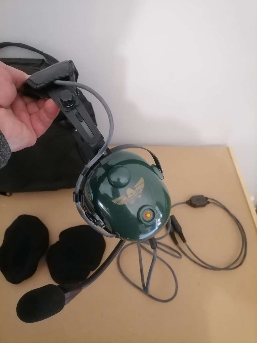 Avcomm Aviation AC900 Headset - 100% WORKING - AMAZING CONDITION WITH BAG