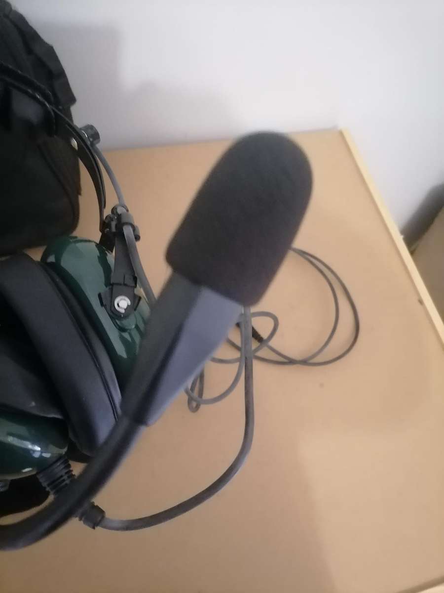 Avcomm Aviation AC900 Headset - 100% WORKING - AMAZING CONDITION WITH BAG