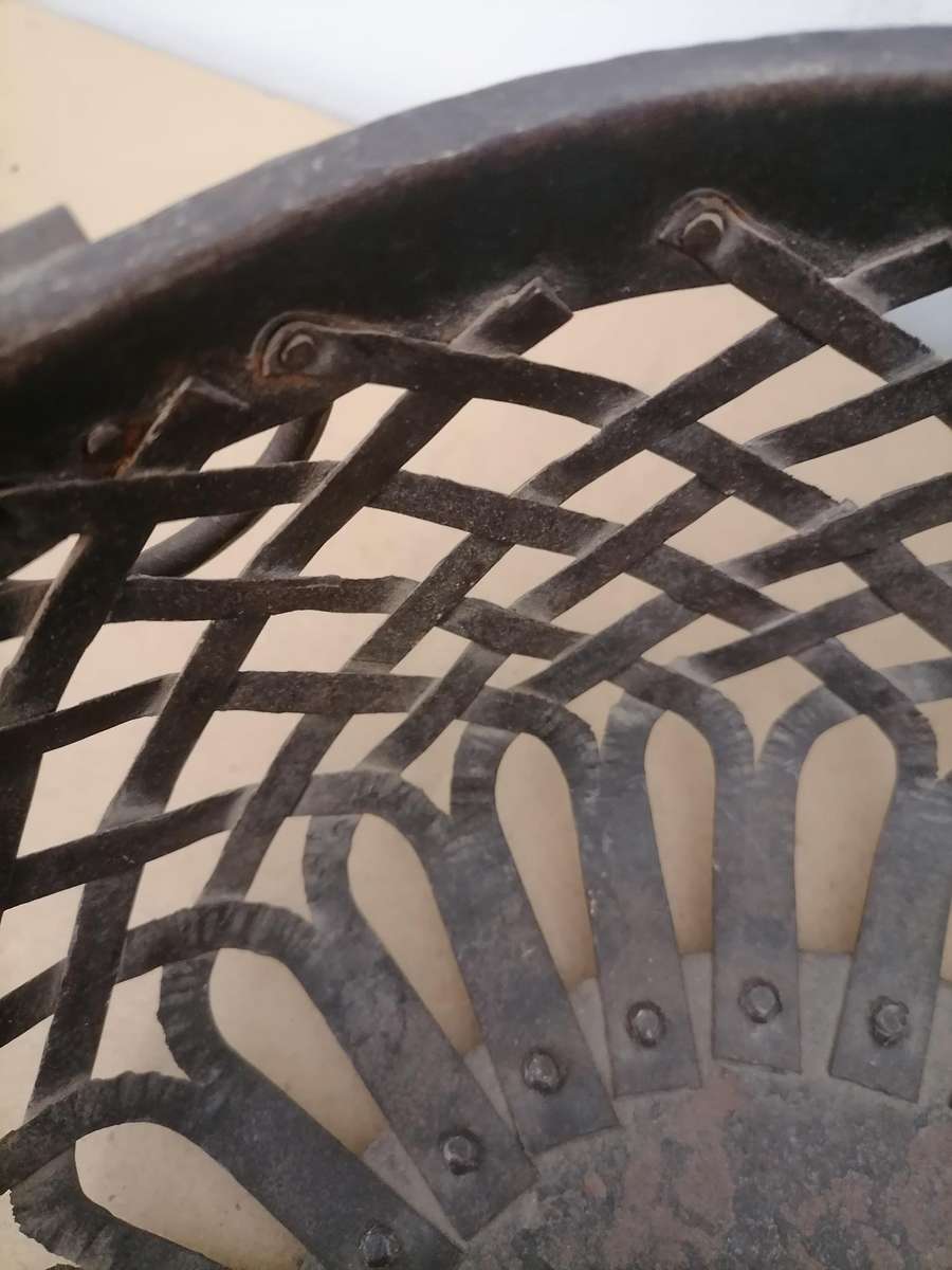 VINTAGE RARE OVAL SHAPE RUSTIC IRON FRUIT / VEGETABLE BASKET, KITCHENWARE