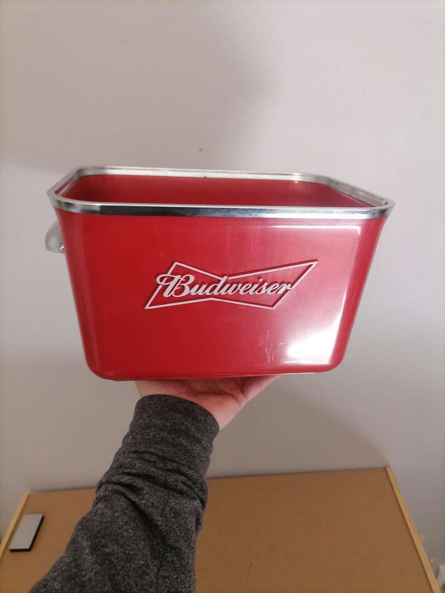 Vintage BUDWEISER Red & Chrome Hard Plastic Six Pack Cooler server