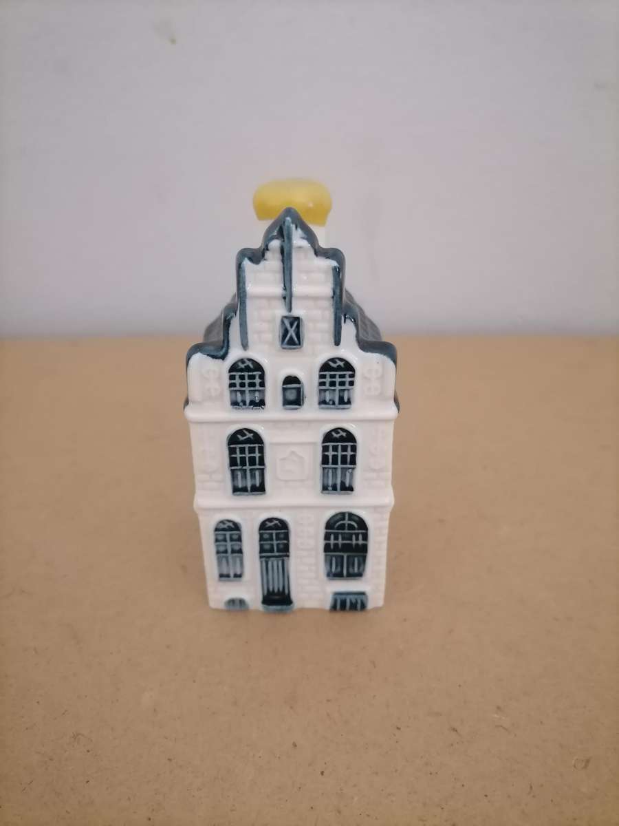 Vintage KLM Delft House 22 Blue and White Bols Miniature Ceramic Vintage Collectible Bottle - Sealed