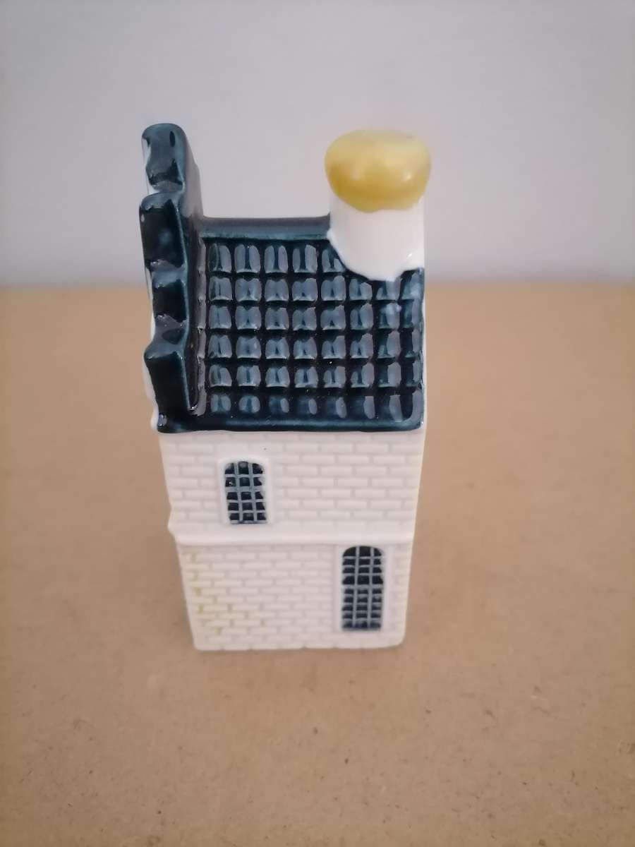 Vintage KLM Delft House 22 Blue and White Bols Miniature Ceramic Vintage Collectible Bottle - Sealed