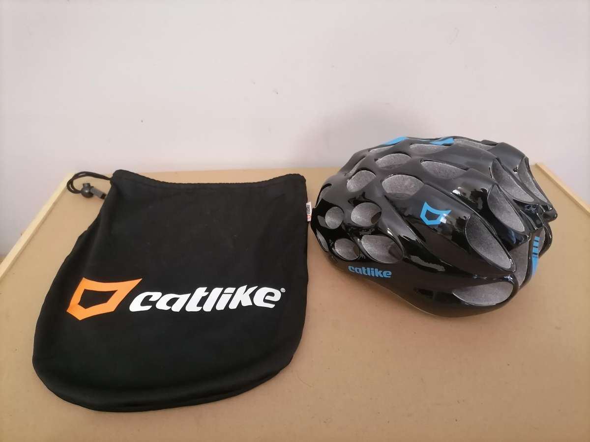 LIKE New Catlike Whisper Plus Cycling Helmet