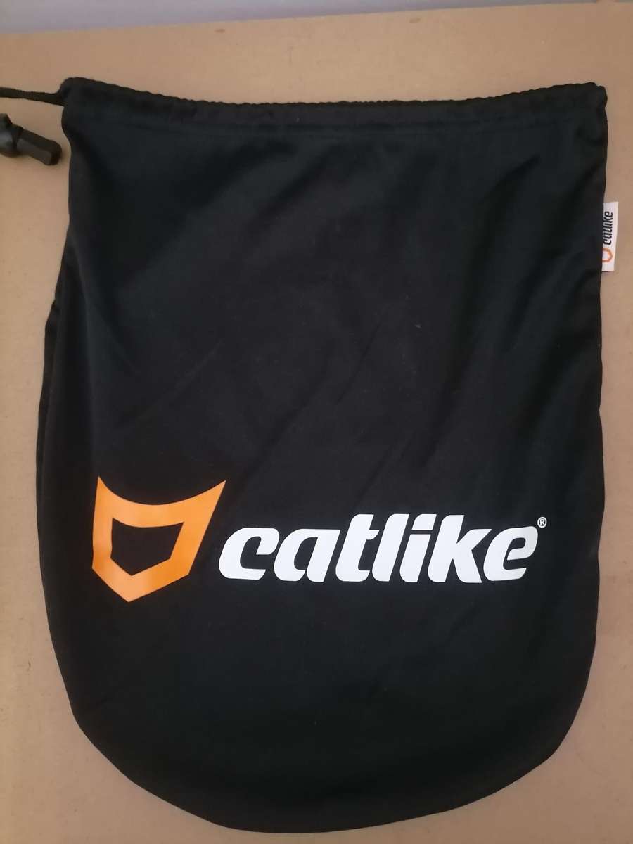 LIKE New Catlike Whisper Plus Cycling Helmet