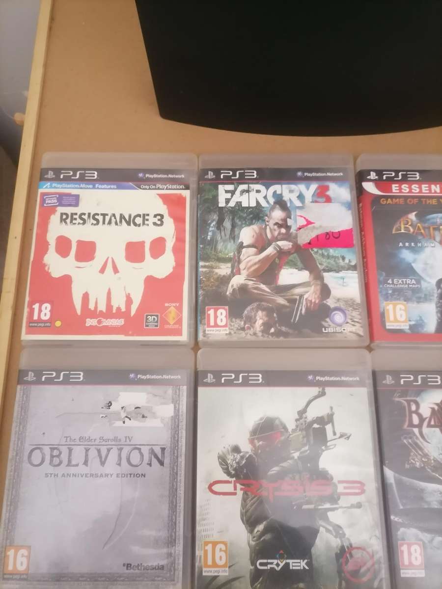 PS3 Bundle - Console 320 GB with Remote & Marvel Cable Guy: Deadpool Zombie Stand & 10 Games