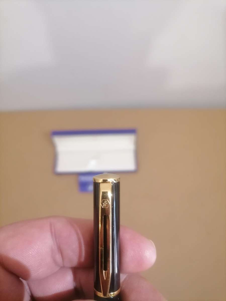 Vintage Waterman Laureate Black Fountain Pen Gold Plated Fine M Nib - Ready to use