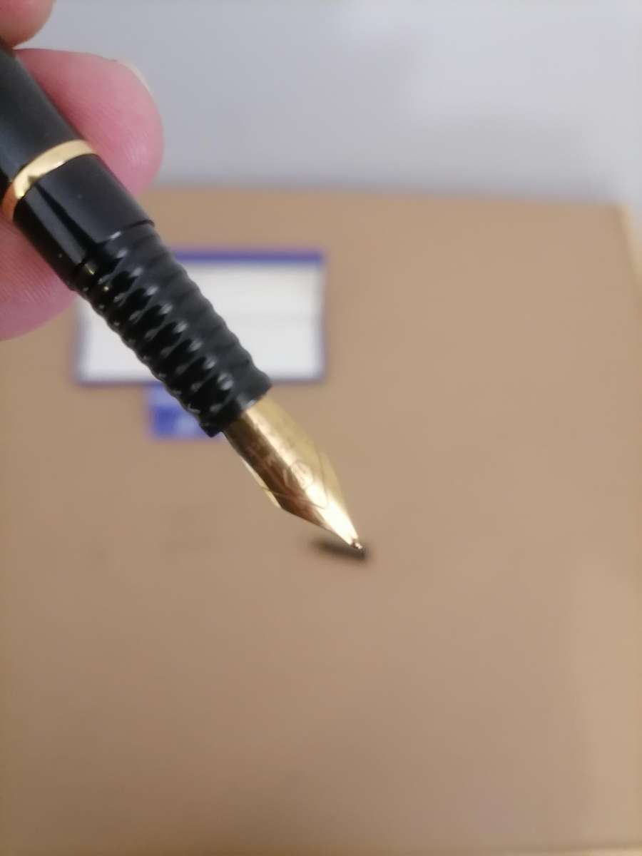 Vintage Waterman Laureate Black Fountain Pen Gold Plated Fine M Nib - Ready to use