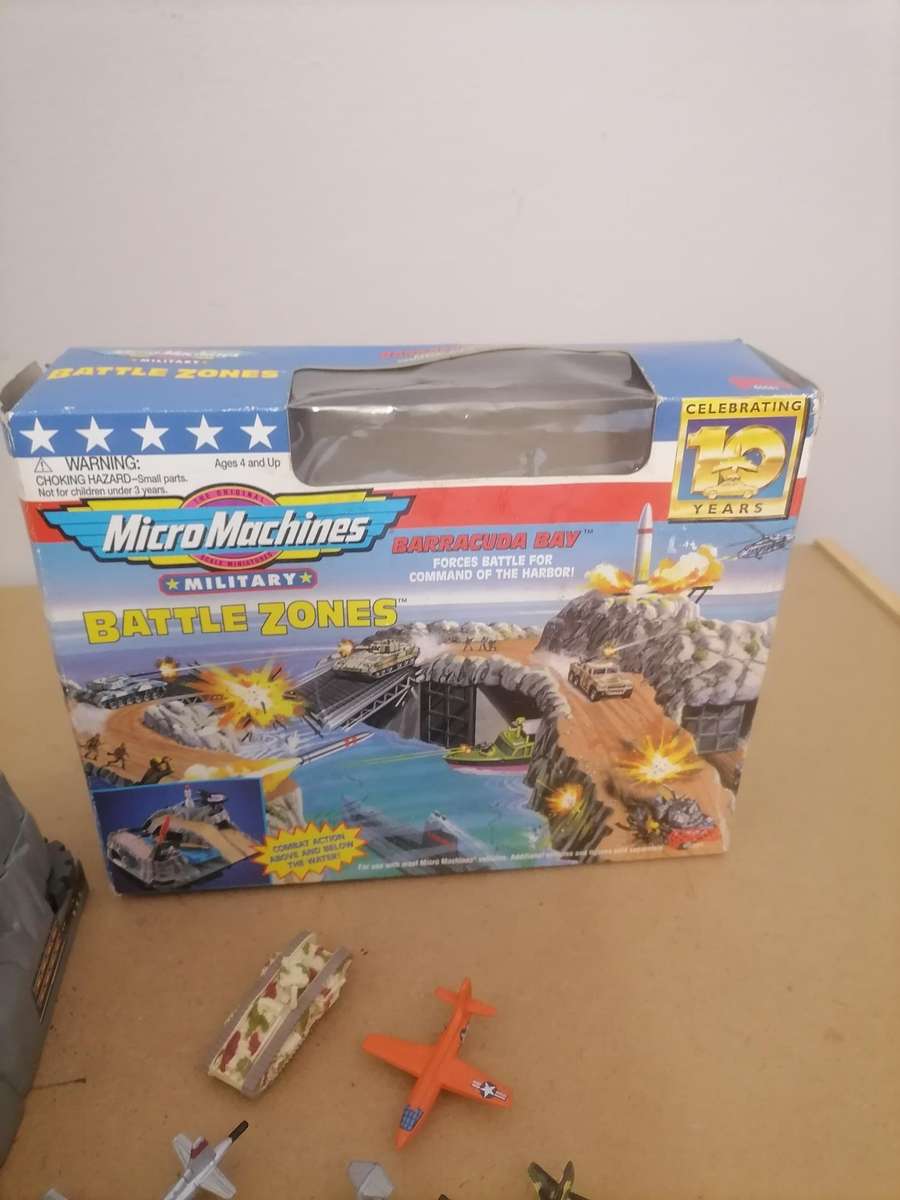 Micro Machines Military Battle Zones Barracuda Bay MISB 1996 Galoob - EXTRA PLAINES & FIGURINES