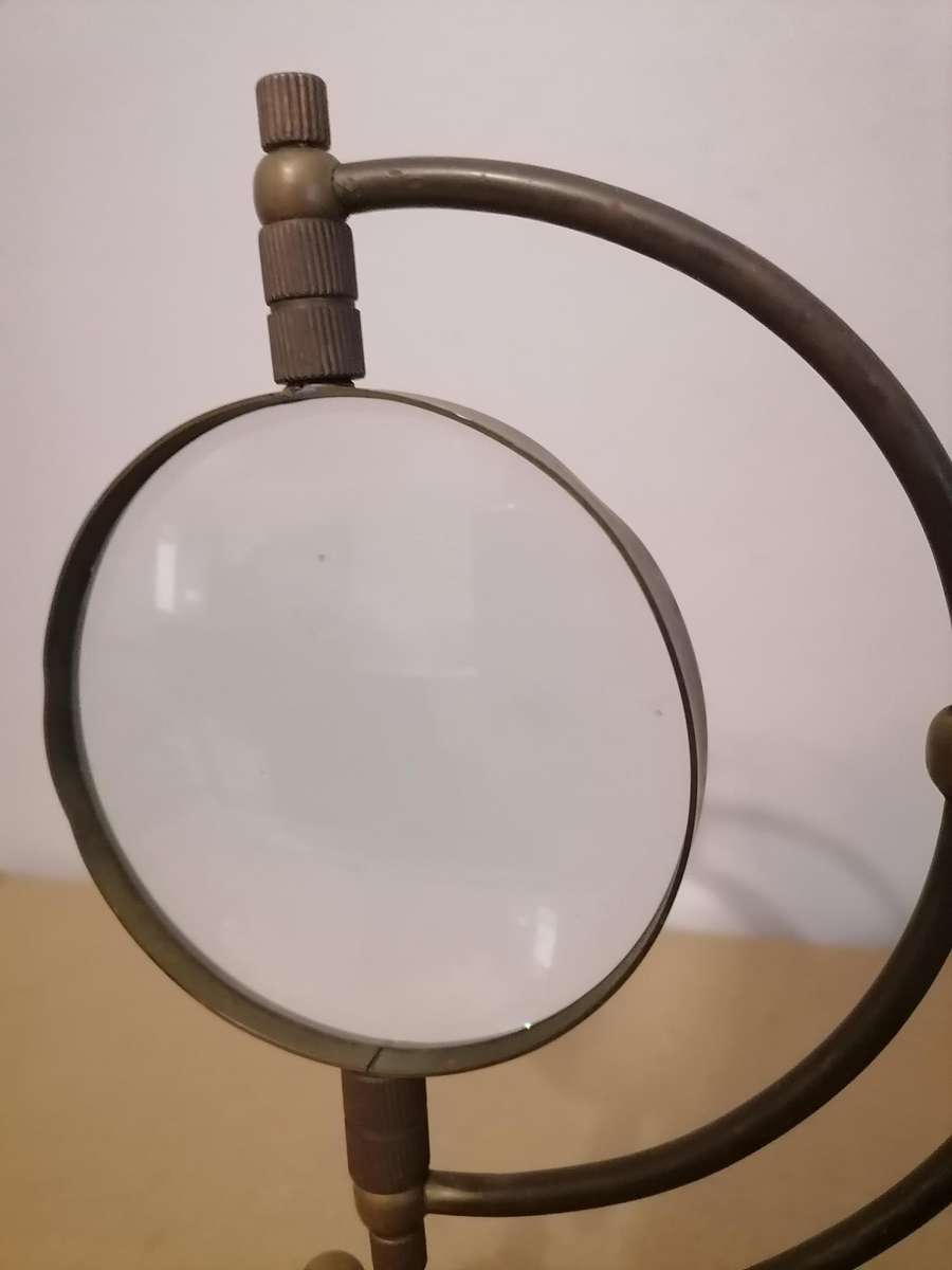 Solid Brass Table Top Magnifying Glass - AMAZING