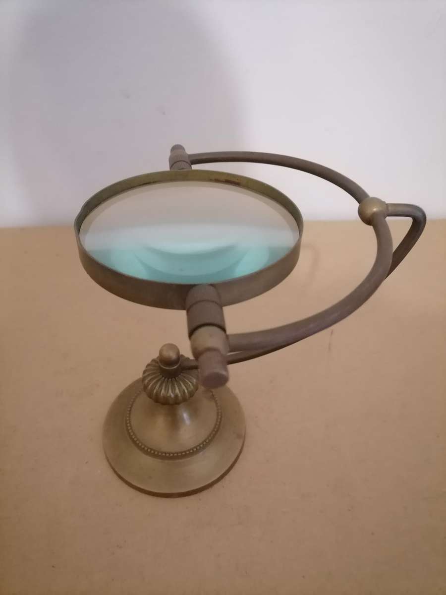 Solid Brass Table Top Magnifying Glass - AMAZING