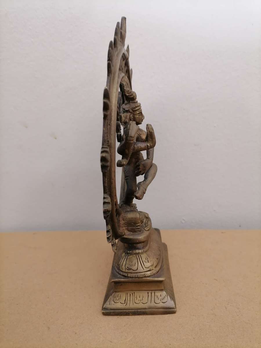 Statue of shiva nataraja, lord of dance isolated - SOLID BRONZE STATUE - 22CM H X 18 CM CIRCLE
