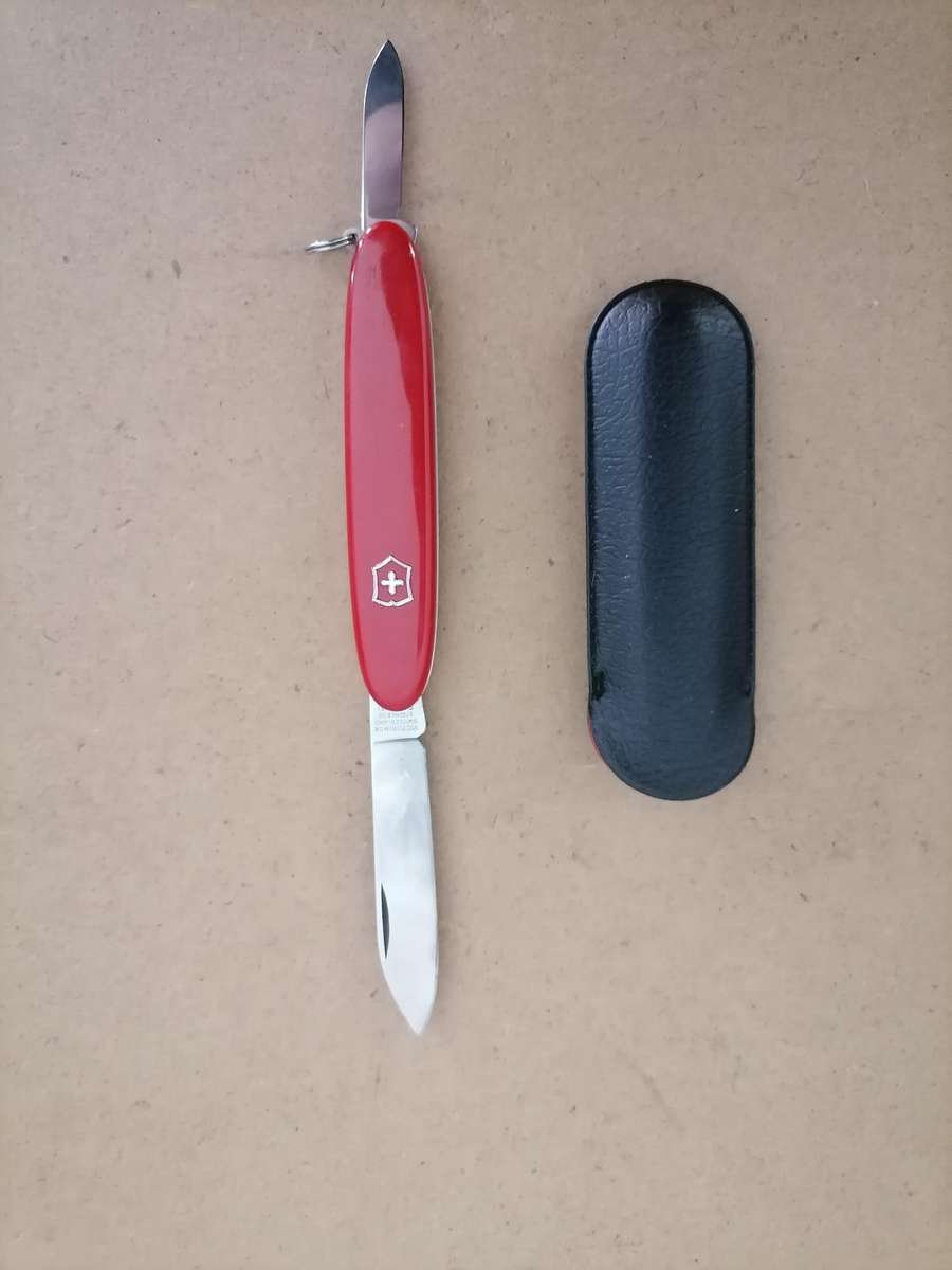 VICTORINOX Pocket Pal Swiss Army Knife Red - With Pouch