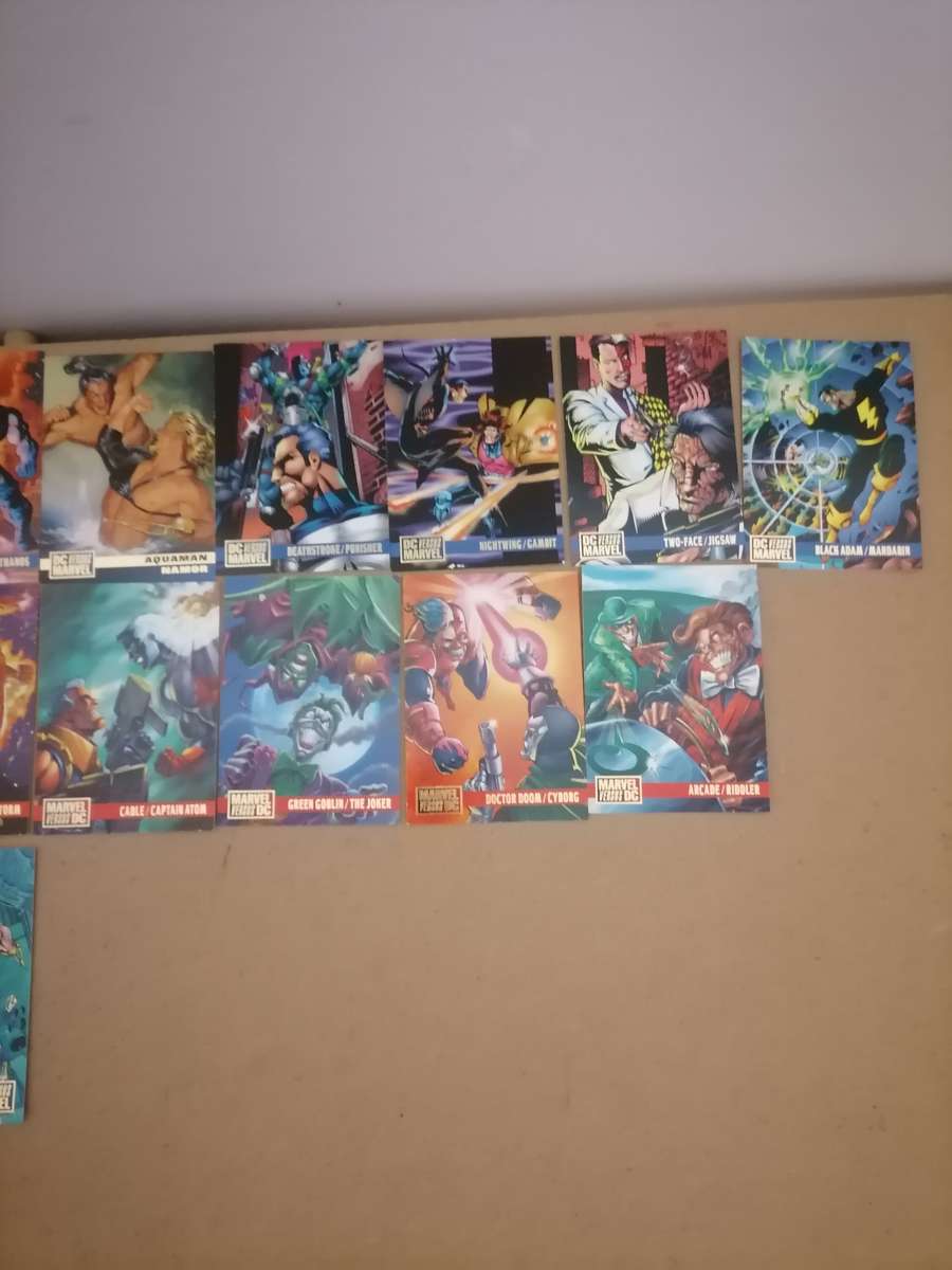 28 - 1995 DC COMICS VERSUS MARVEL - VG+ AMAZING CONDITION