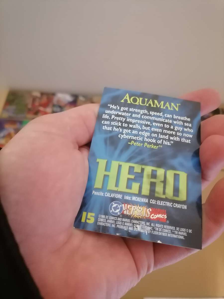 28 - 1995 DC COMICS VERSUS MARVEL - VG+ AMAZING CONDITION