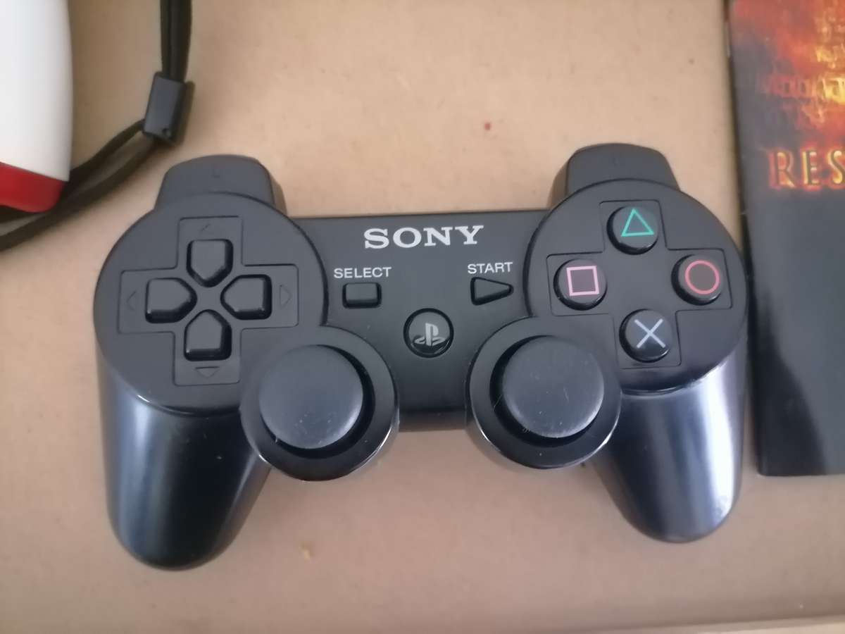 PS3 BUNDLE -  CONSOLE 320 GB WITH REMOTE, CAMERA, MOVE ATTACHMENTS WITH GAME - 100% WORKING