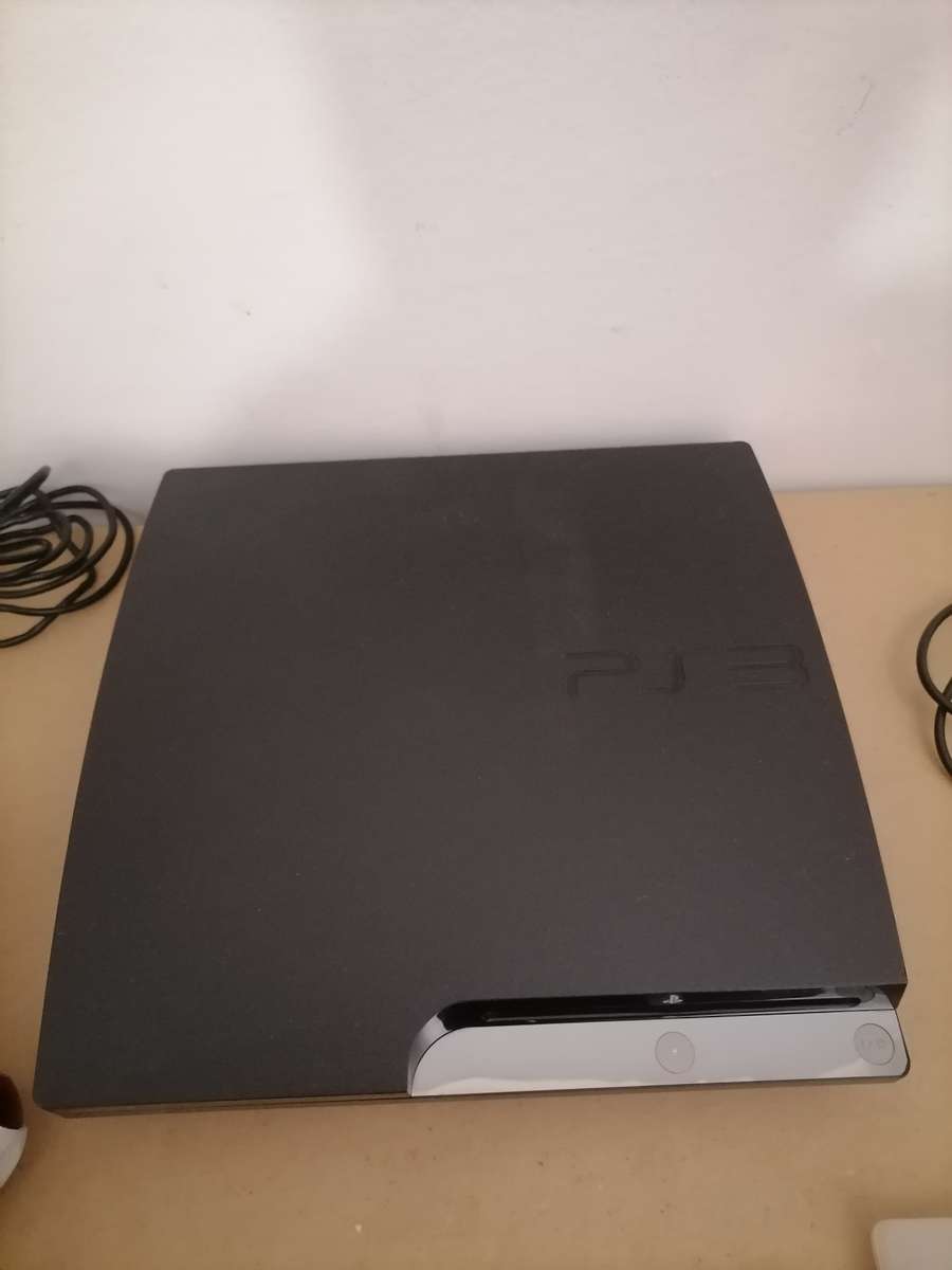 PS3 BUNDLE -  CONSOLE 320 GB WITH REMOTE, CAMERA, MOVE ATTACHMENTS WITH GAME - 100% WORKING