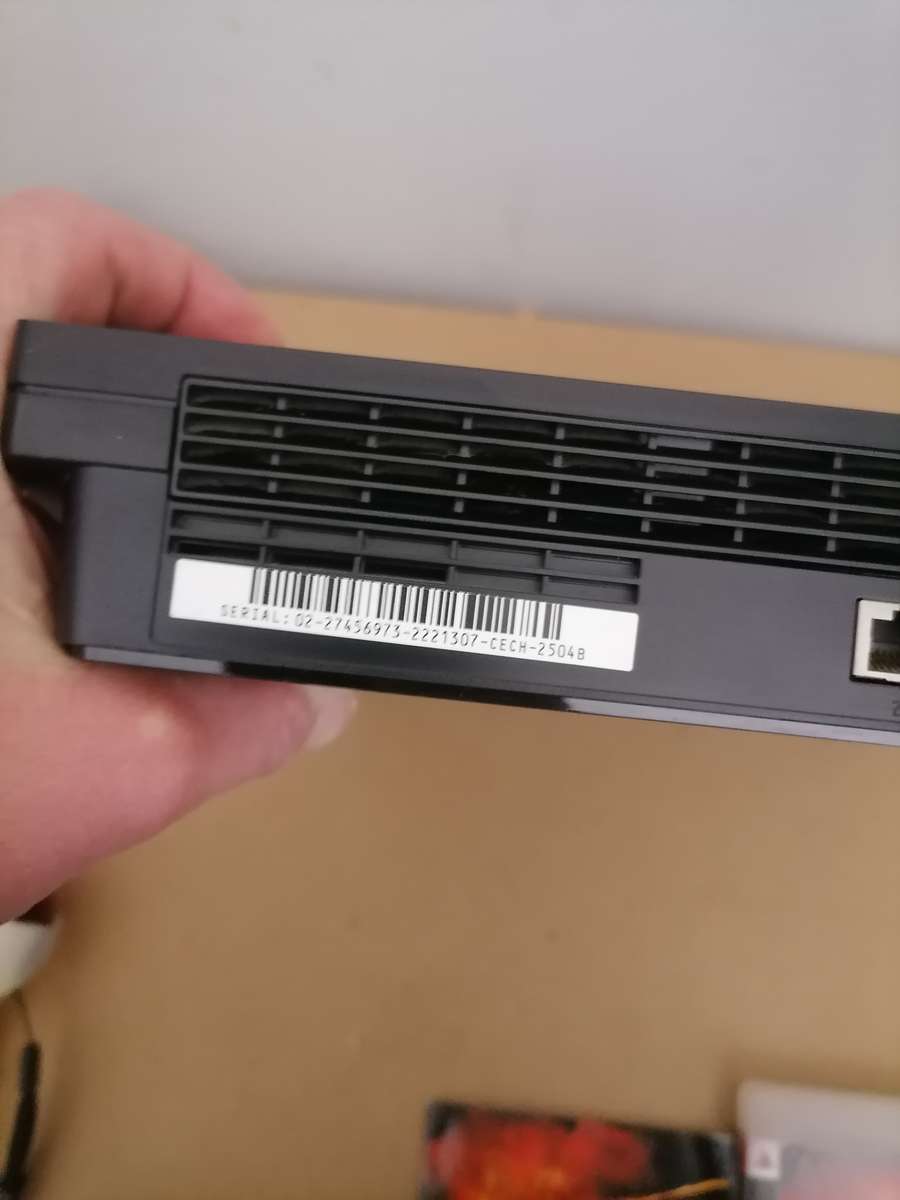 PS3 BUNDLE -  CONSOLE 320 GB WITH REMOTE, CAMERA, MOVE ATTACHMENTS WITH GAME - 100% WORKING