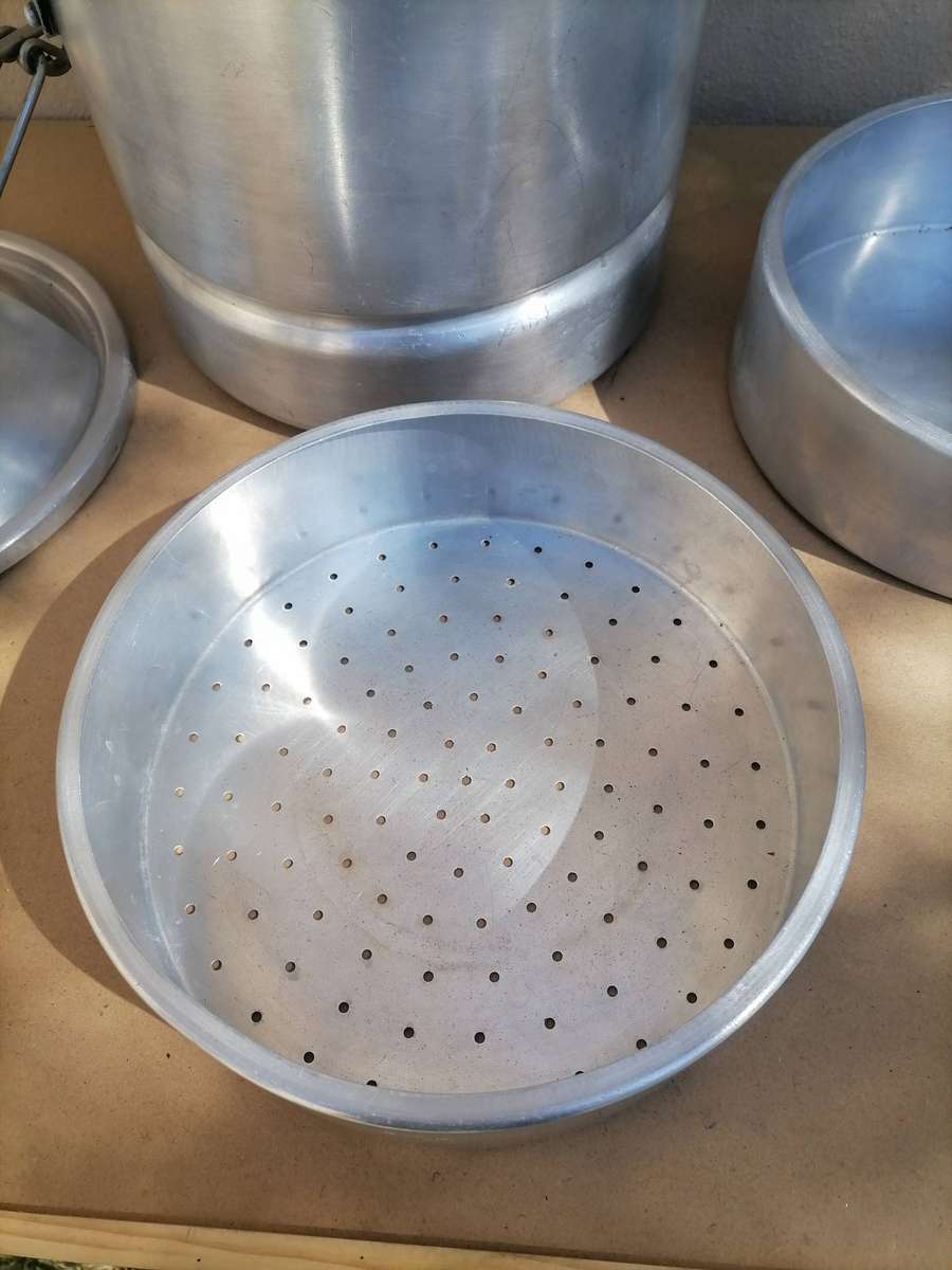 AN INCREDIBLE UNICO COOKING POT - Aluminum with thick bottom