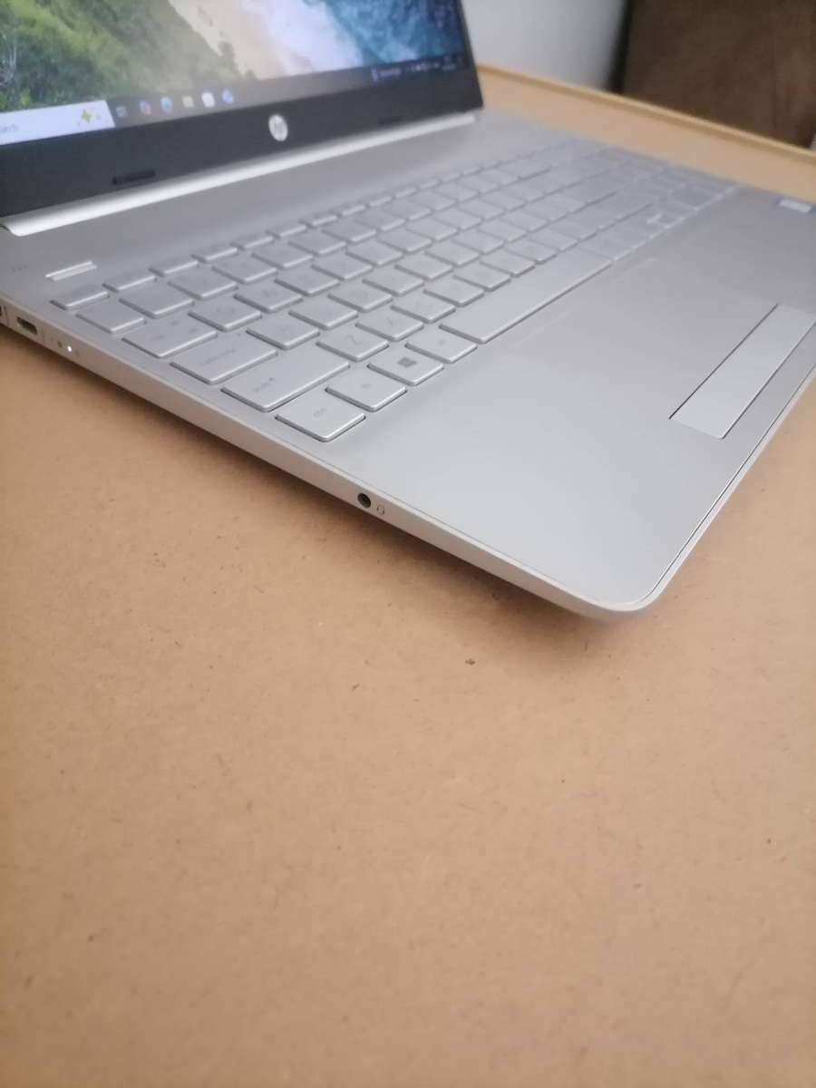 HP 15 MODEL - i7-8565U - 512 SSD + 2TB HDD - NVIDIA® GeForce® MX250 4GB - 20 GB RAM - WIN 10 PR