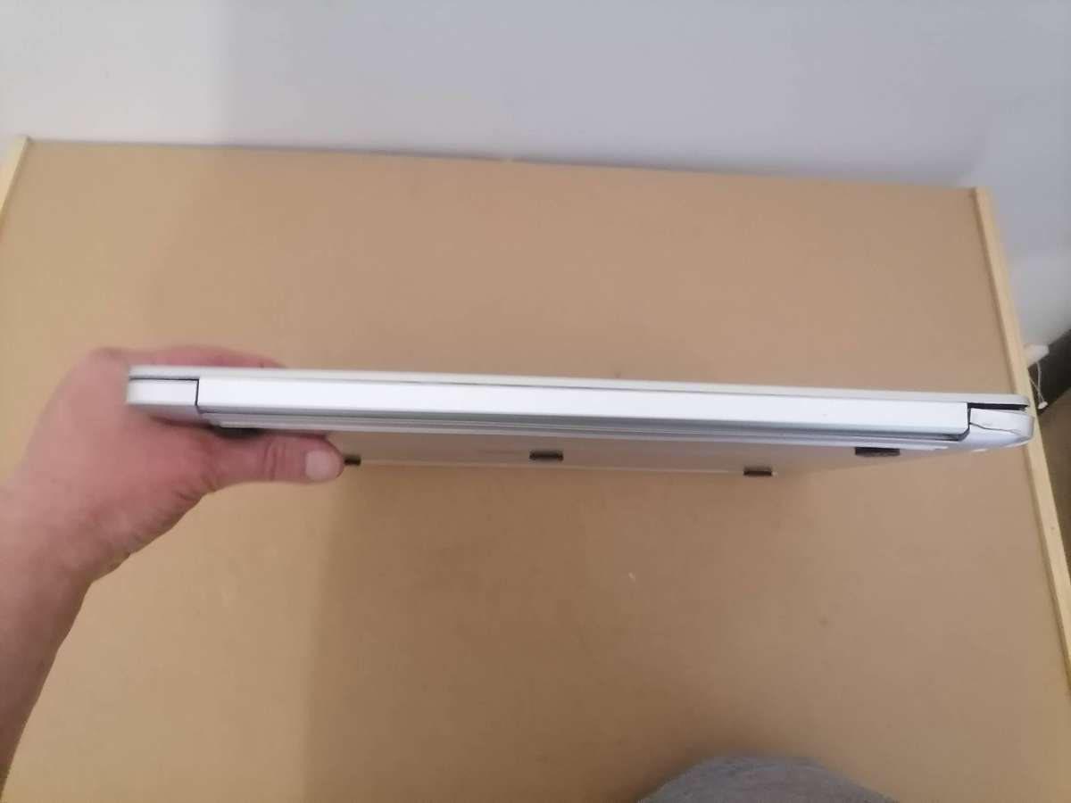 HP 15 MODEL - i7-8565U - 512 SSD + 2TB HDD - NVIDIA® GeForce® MX250 4GB - 20 GB RAM - WIN 10 PR