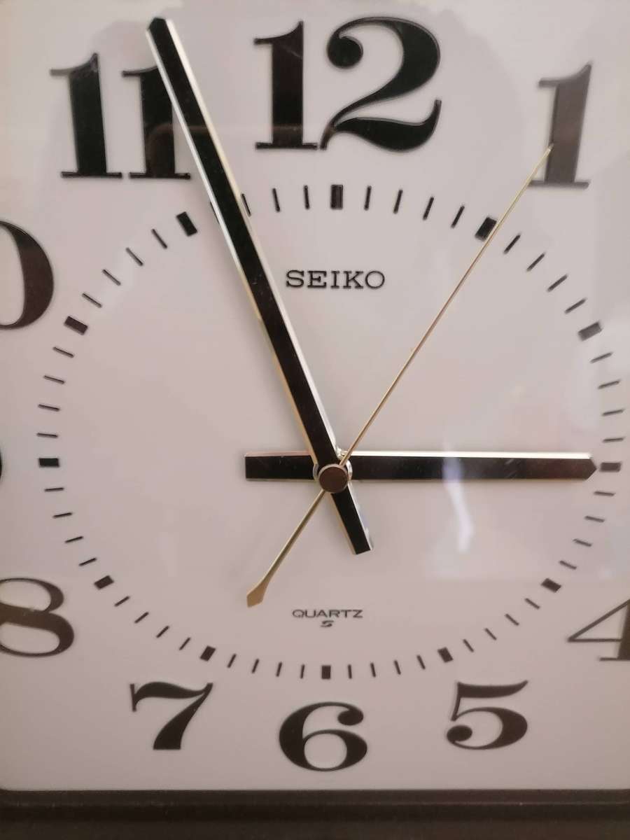 Jual Jam dinding Seiko Quartz QA009B Wall Clock Made in Japan - AMAZING CONDITION - 100% WORKING
