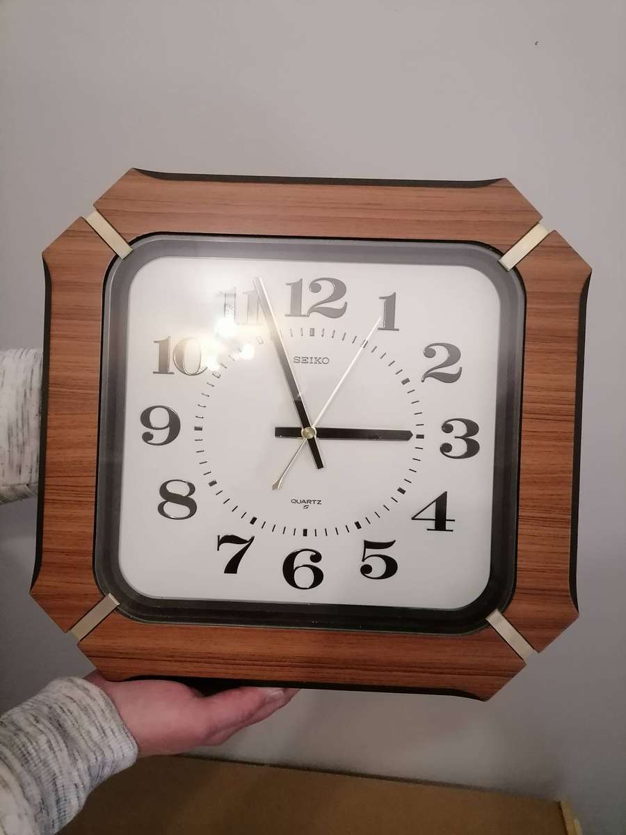 Jual Jam dinding Seiko Quartz QA009B Wall Clock Made in Japan - AMAZING CONDITION - 100% WORKING