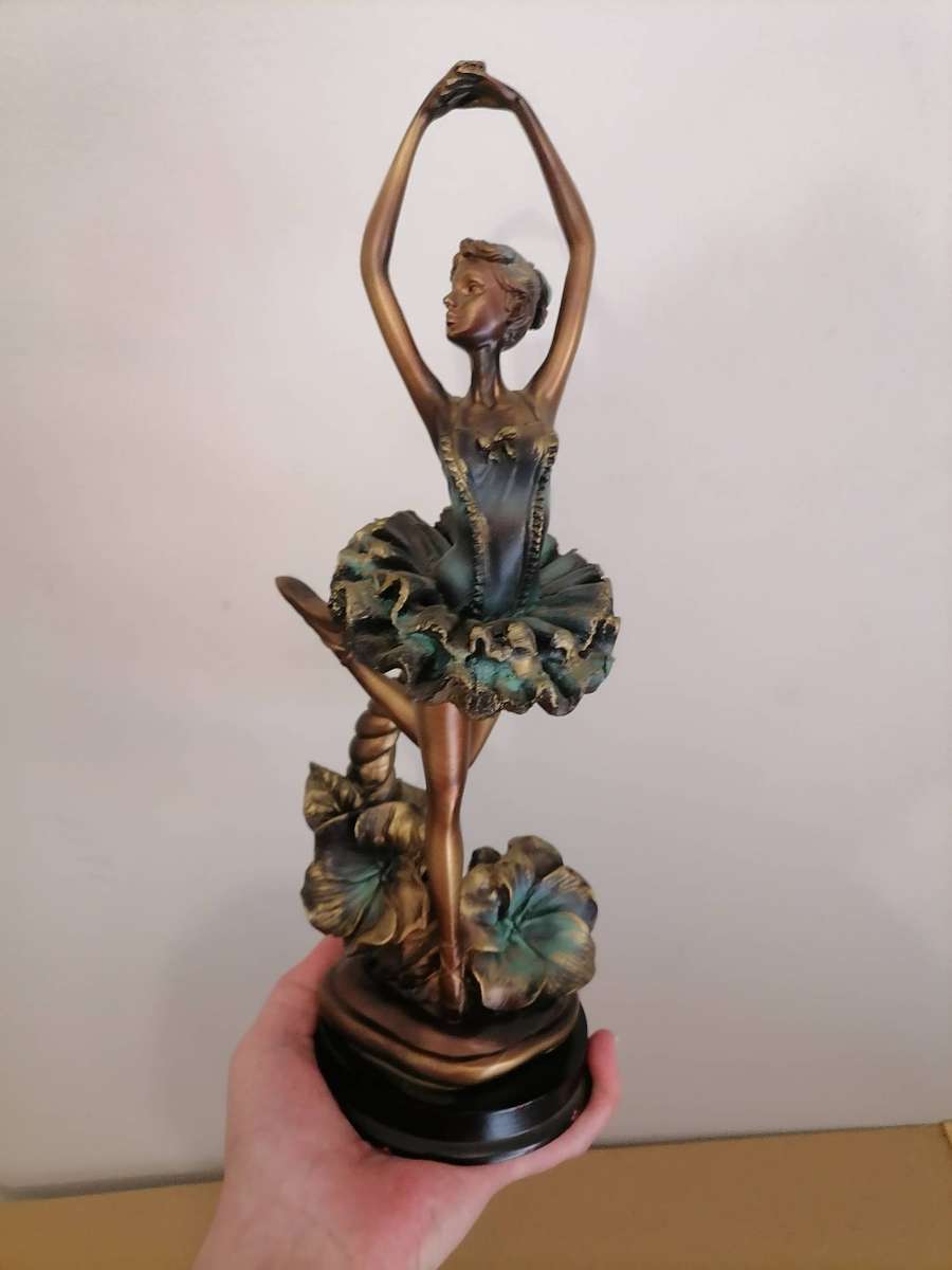 Elegant Ballet Dancer Statue  A Unique Artistic Piece - MADE from RESIN - 36 CM HEIGHT - MARKED