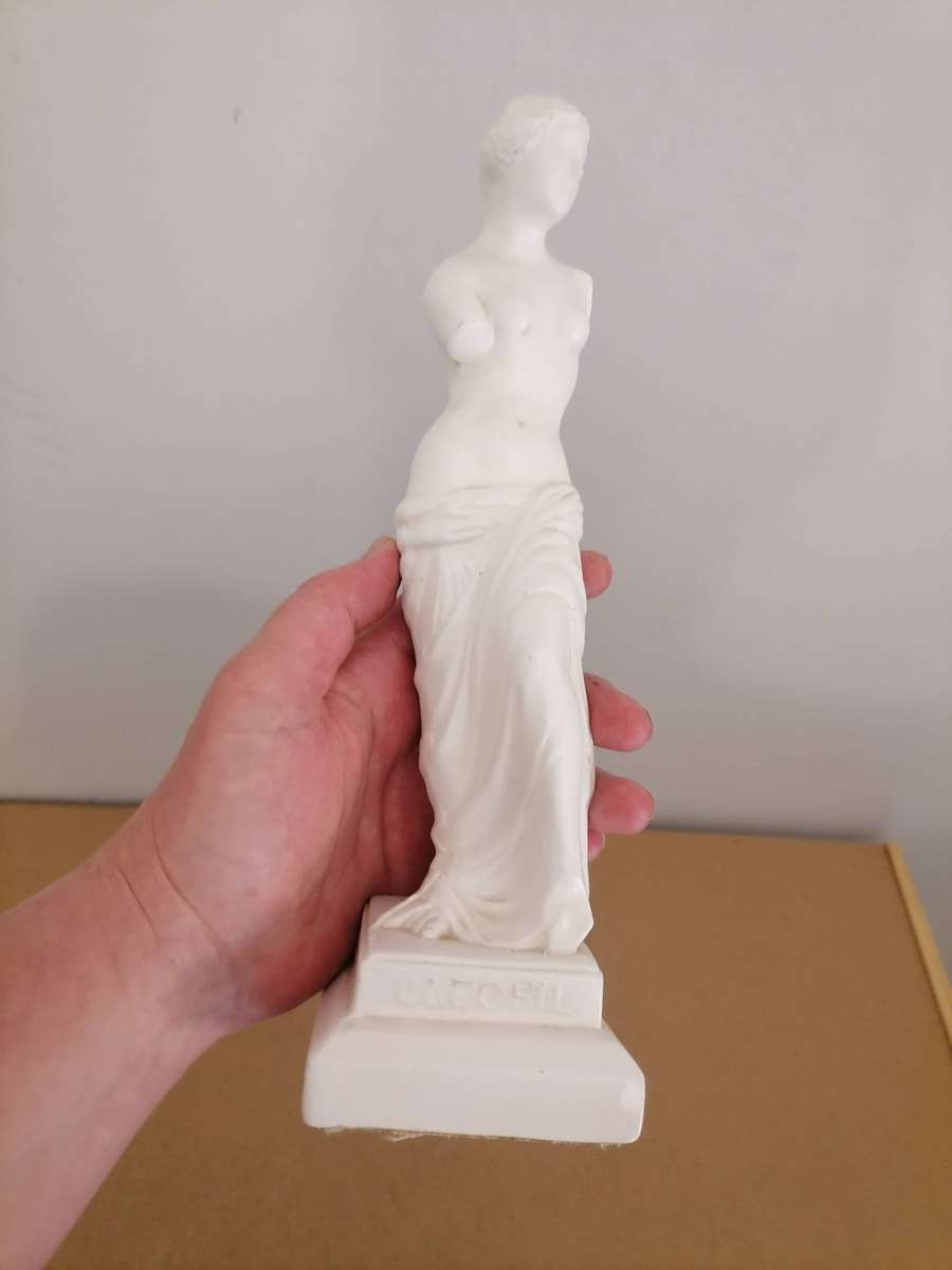 Vintage Venus De Milo STATUE CLEOFIL - Italian 28 CM HEIGHT RESIN
