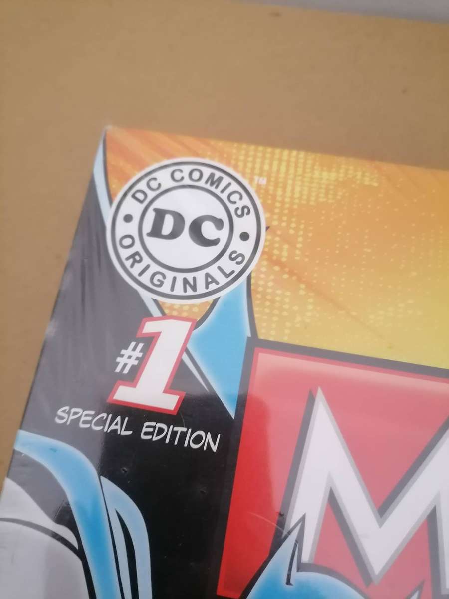 2014 Hasbro Monopoly DC Comics #1 Special Edition BRAND NEW SEALED