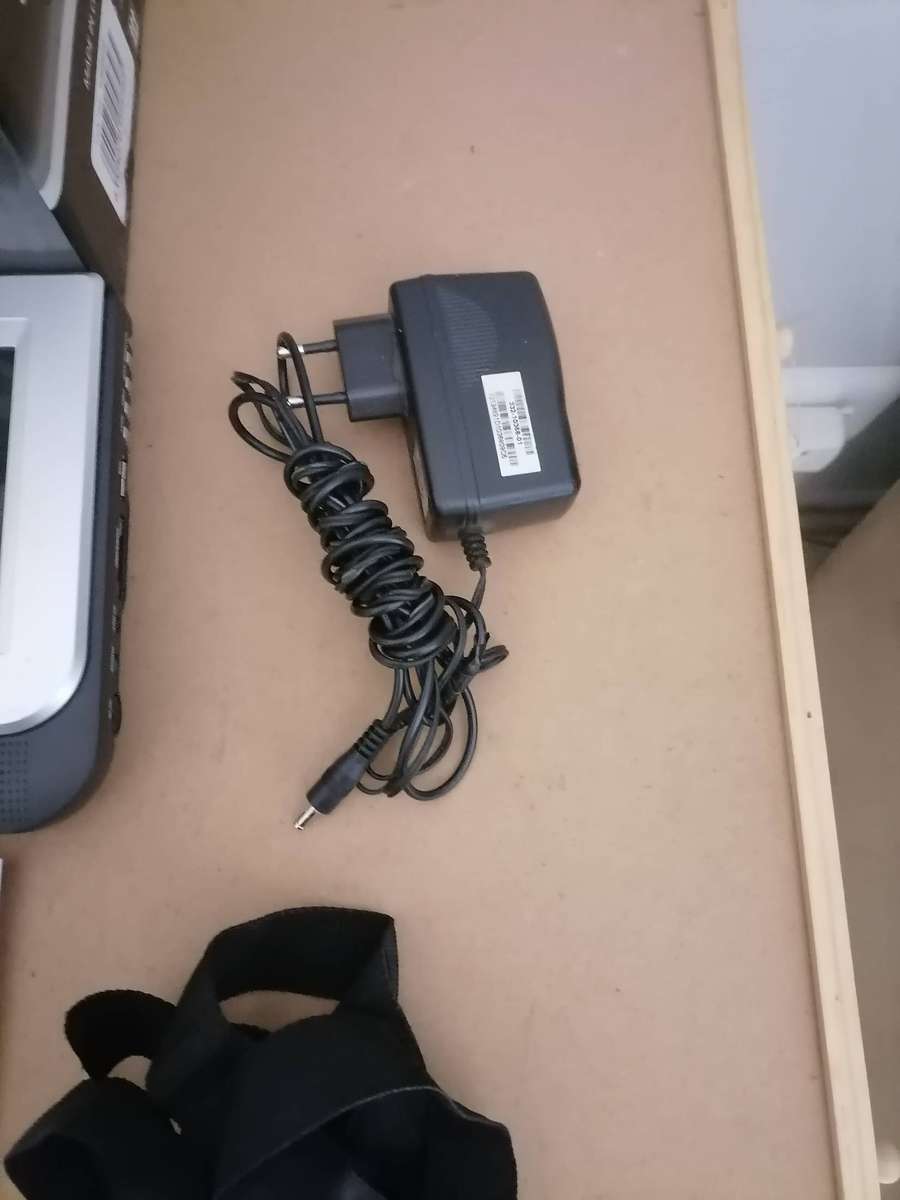 TEAC (PD-V575) IN CAR DUAL SCREEN DVD Players - LIKE NEW STILL HAS PLASTIC AMAZING CONDITION - 100%