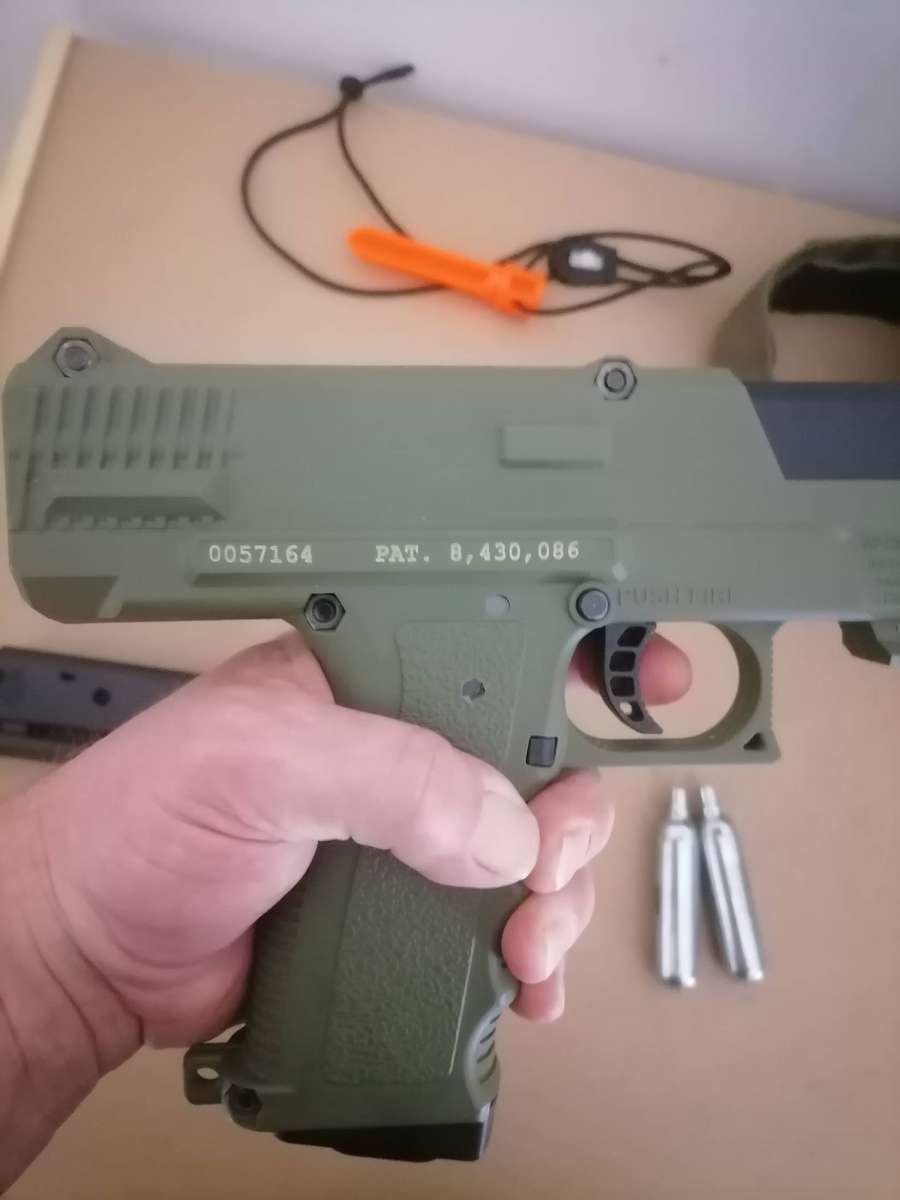 Tippmann TPX 0.68 Caliber Olive - Tippmann Holster - 100% WORKING - 2 MAGIZENES - 2 Gas sylinders