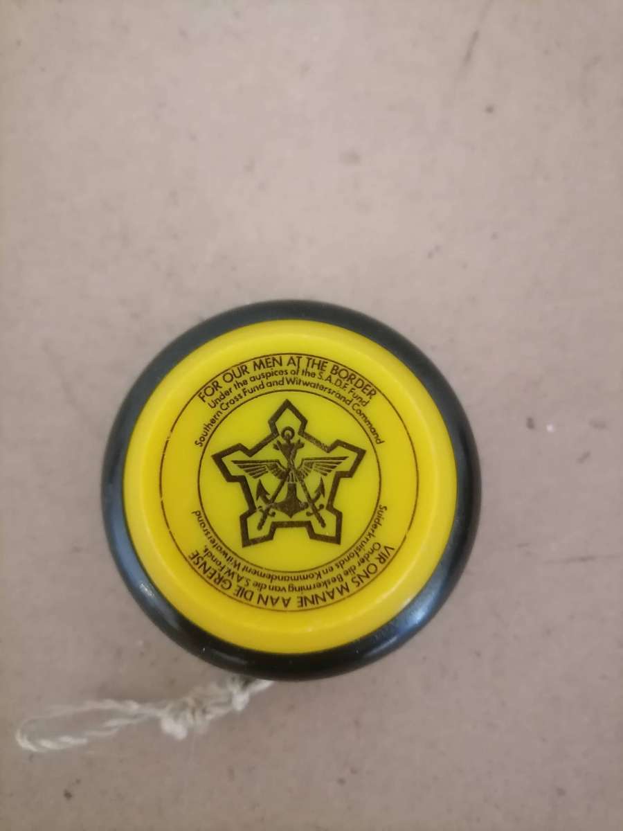 *** RARE SADF YO YO *** FOR OUR MEN AT THE Border - BLACK AND YELLOW AMAZING CONDITION