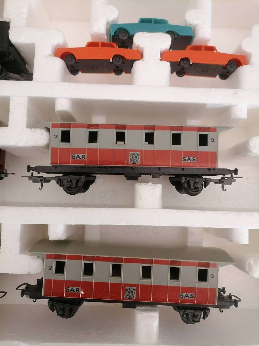 Massive Lima train SET SAR - HO SCALE - 2 LOCAMOTIVES RUNNING TESTED  - ORIGINAL BOX - 94 TRACKS