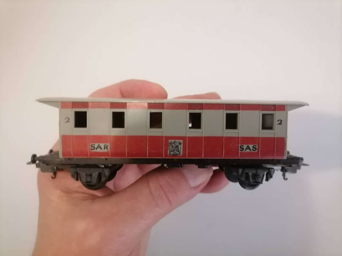 Massive Lima train SET SAR - HO SCALE - 2 LOCAMOTIVES RUNNING TESTED  - ORIGINAL BOX - 94 TRACKS