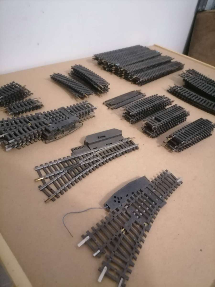 Massive Lima train SET SAR - HO SCALE - 2 LOCAMOTIVES RUNNING TESTED  - ORIGINAL BOX - 94 TRACKS