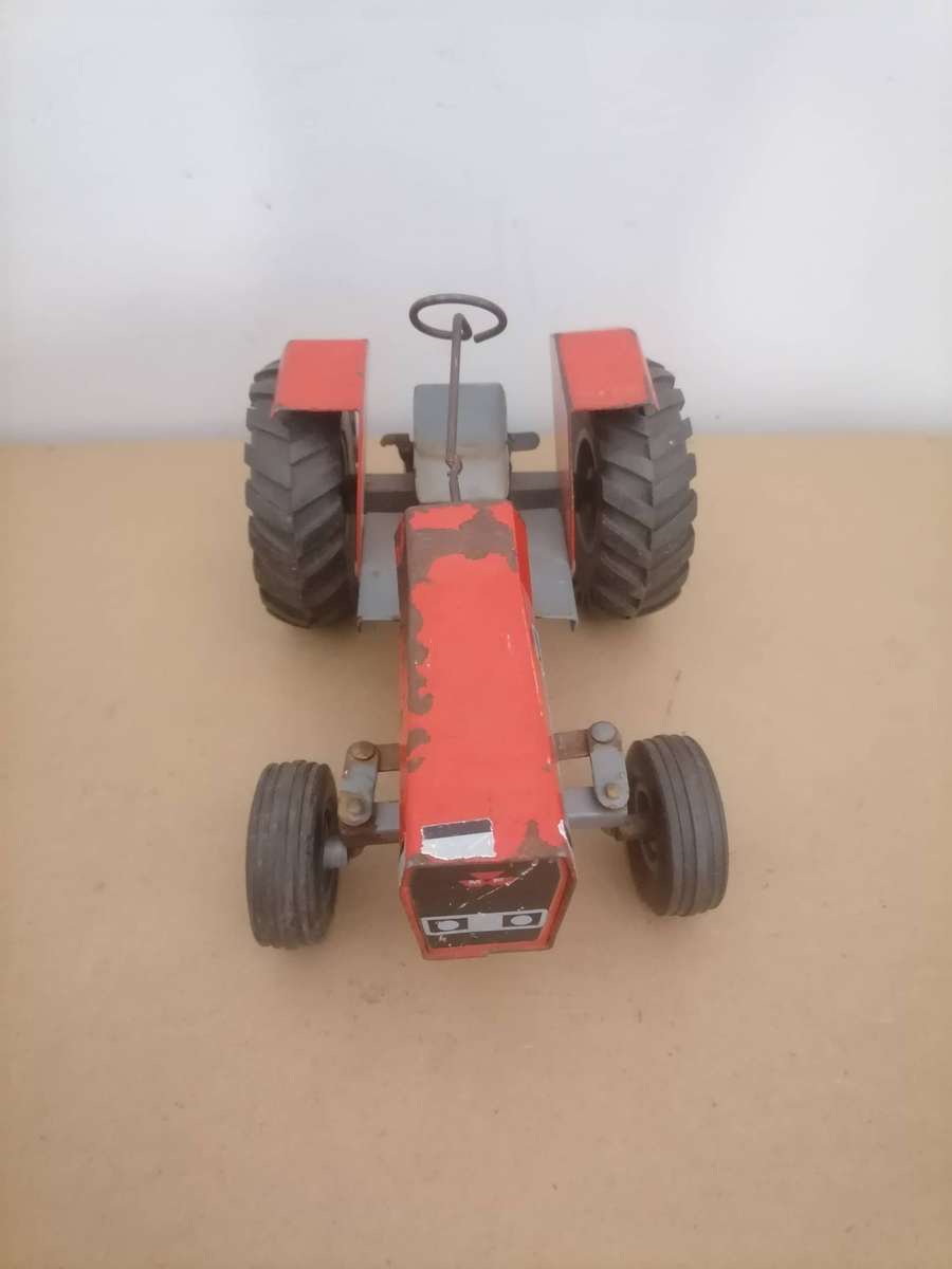 Massey Ferguson 290 Tractor 1/16 (Red)  Tough Metal Toys - 25 CM X 11 CM - PLEASE VIEW ALL PICTURES