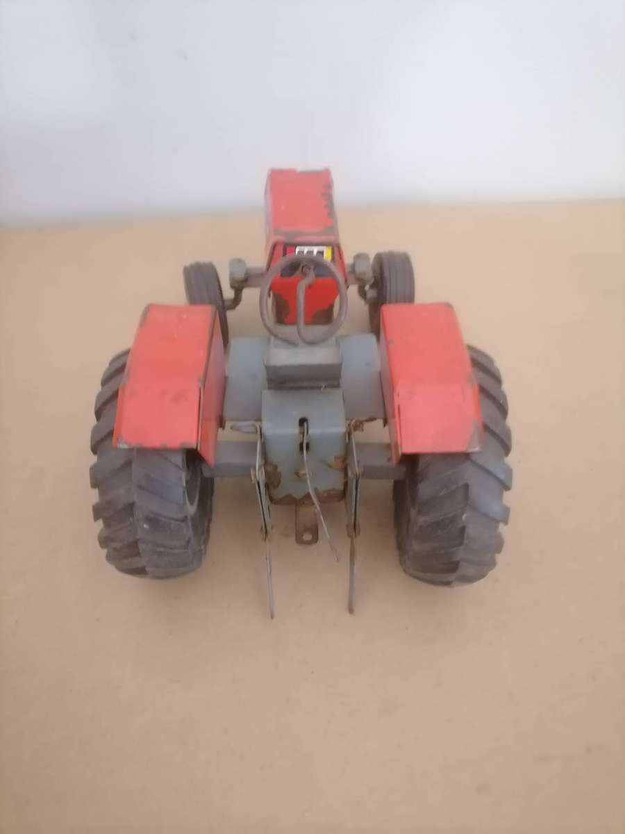 Massey Ferguson 290 Tractor 1/16 (Red)  Tough Metal Toys - 25 CM X 11 CM - PLEASE VIEW ALL PICTURES
