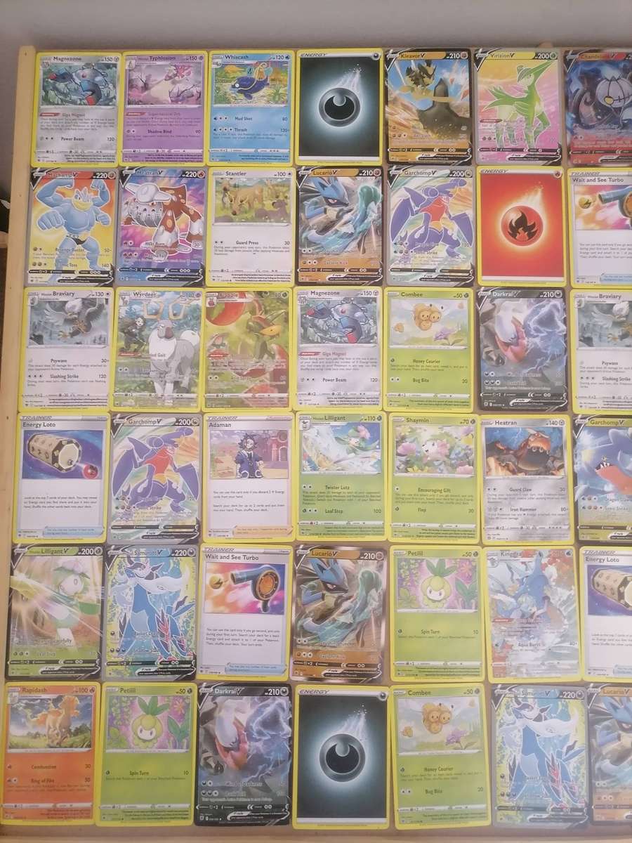 97 - 2022 Pokémon Nintendo Creatures Cards - Cards in EXCELLENT CONDITION