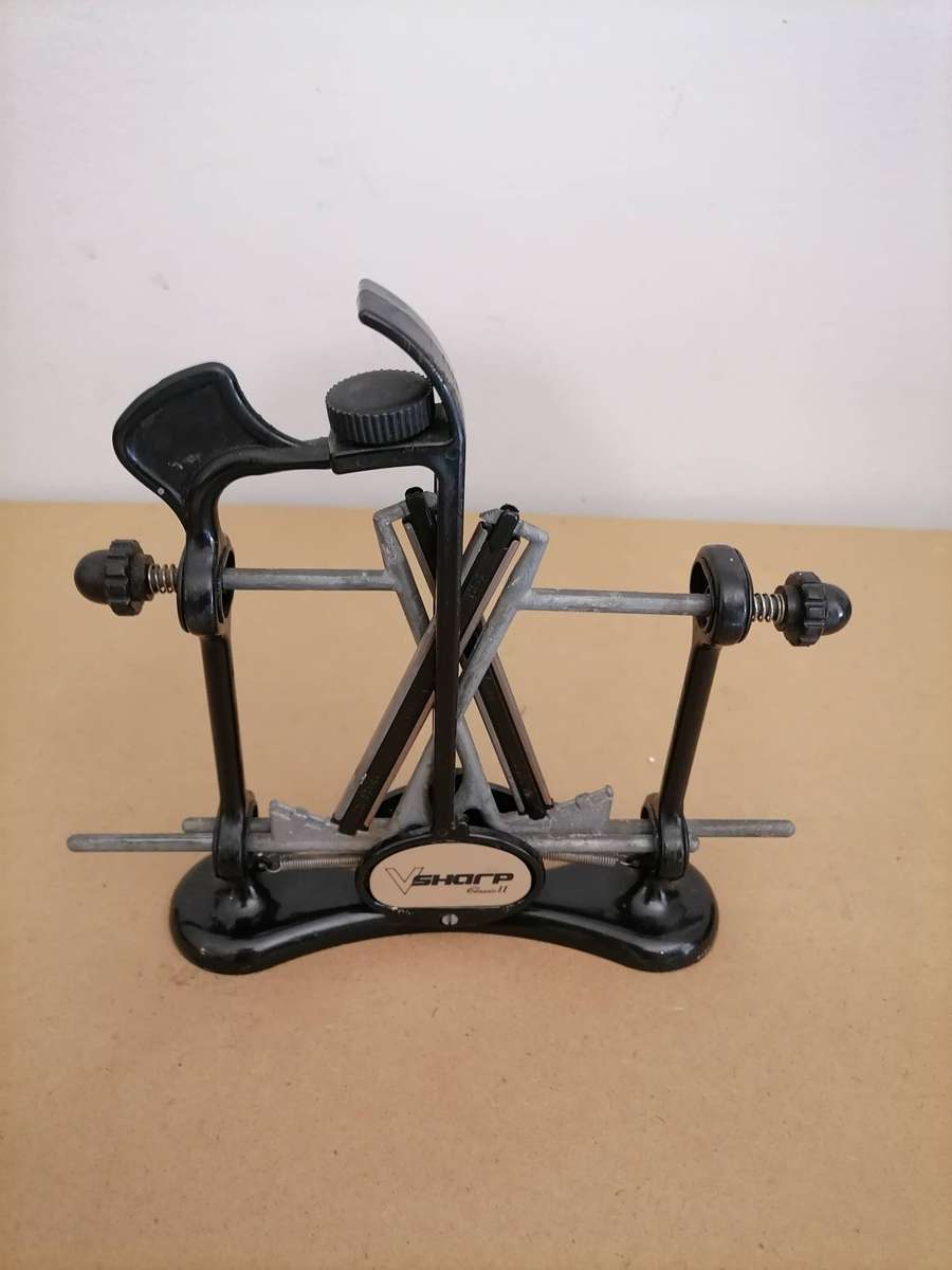 V-Sharp Classic 2 - Elite - Black - GREAT CONDITION BLADES IN AMAZING CONDITION