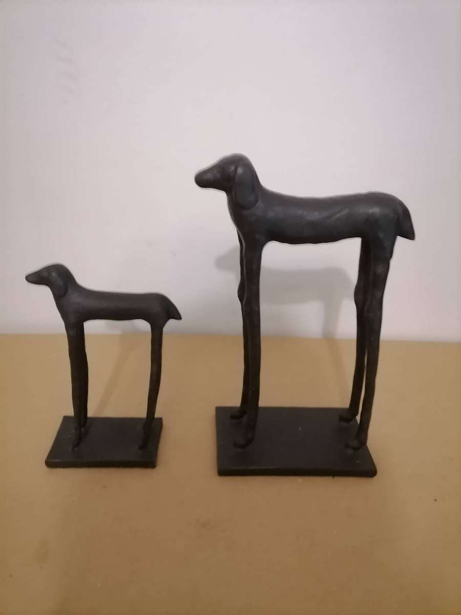 Hound Sculptures - Bronze-finish aluminum - Small: 13 L x 20 H - Large: 18,5 L x 29,5 H
