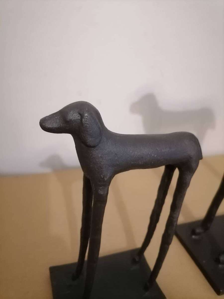 Hound Sculptures - Bronze-finish aluminum - Small: 13 L x 20 H - Large: 18,5 L x 29,5 H