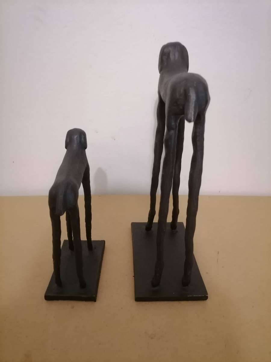 Hound Sculptures - Bronze-finish aluminum - Small: 13 L x 20 H - Large: 18,5 L x 29,5 H