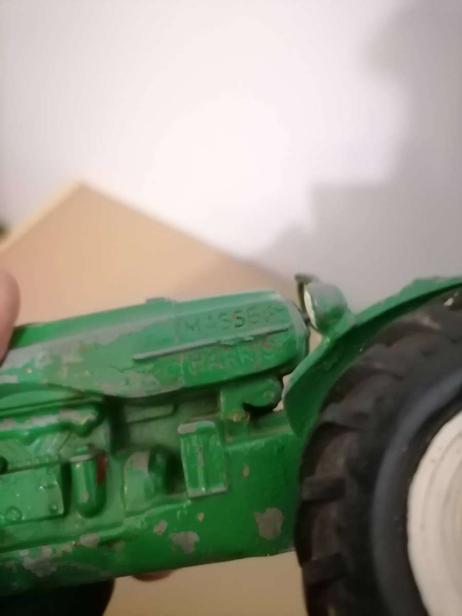 Large Moko Lesney Massey Harris 745D Tractor - 16 CM L X 8,5 CM H