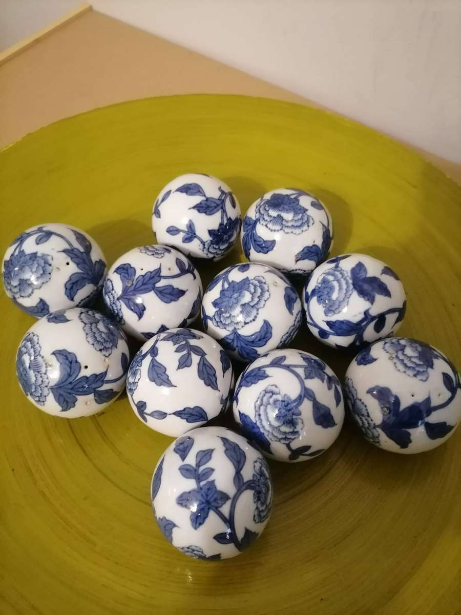 11 X Vintage Ceramic Carpet Ball, Dark Blue Floral and White