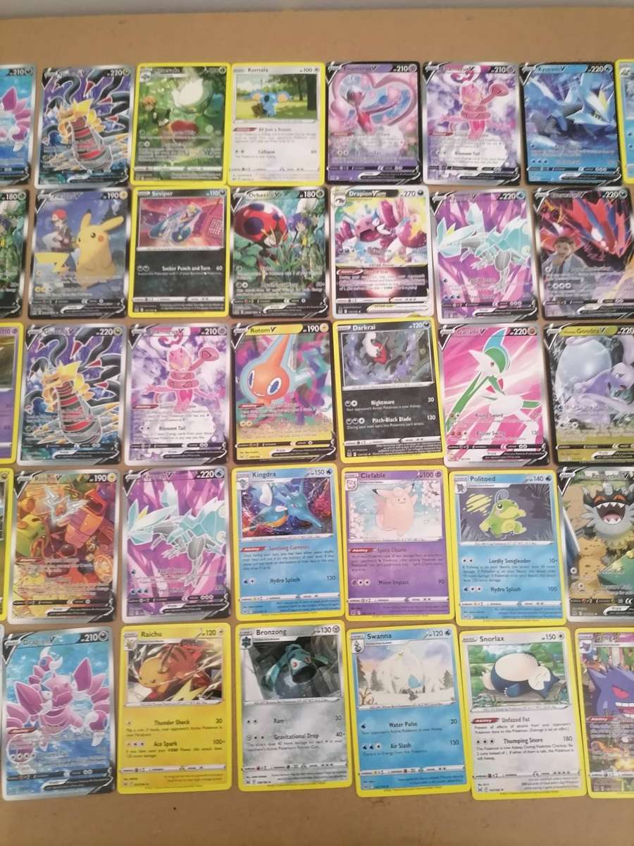90 Pokémon Cards 2022 Nintendo - 100% ORIGINAL - 81 Normal Cards - 9 Holo Cards AMAZING CONDITION