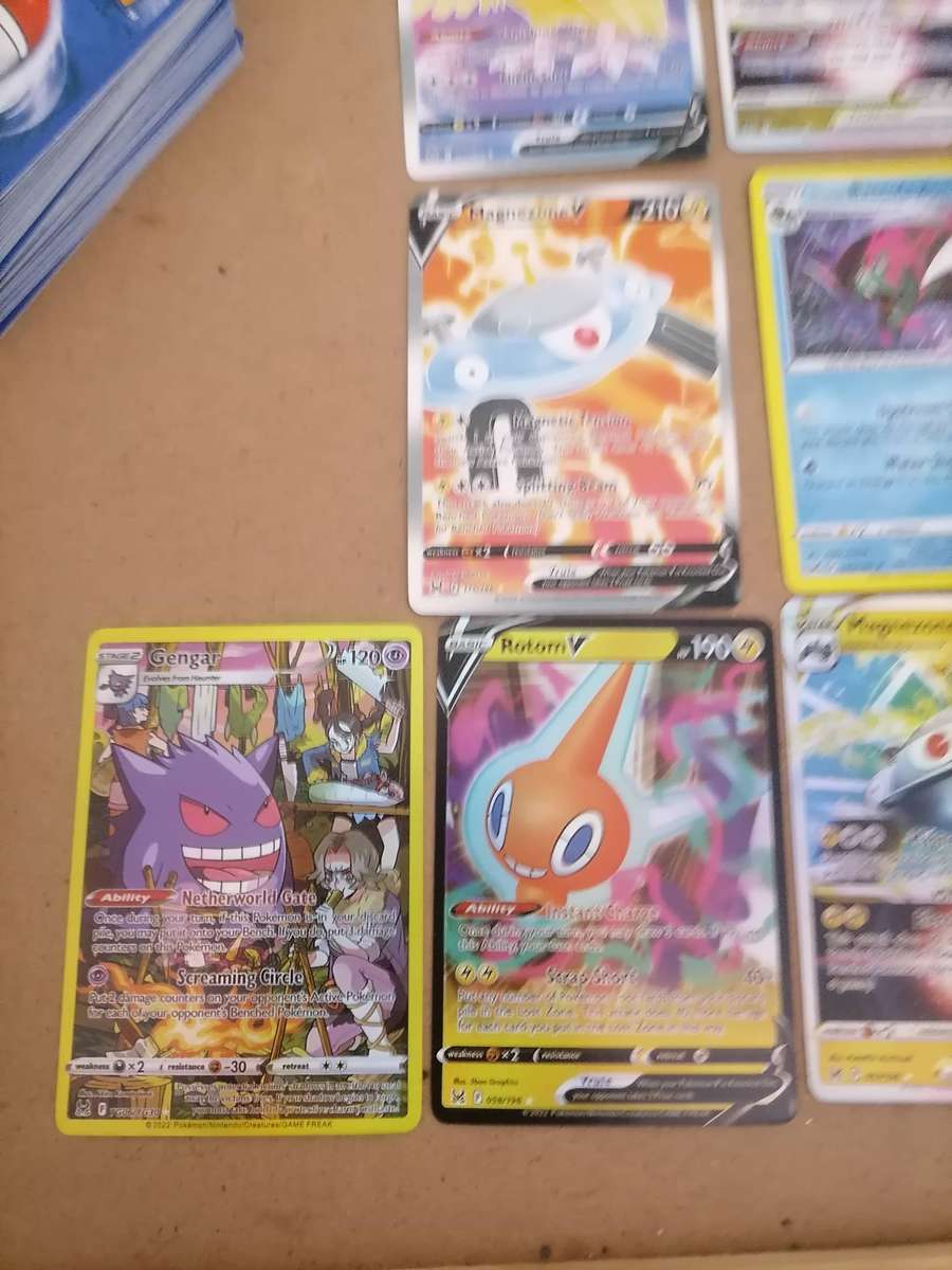 90 Pokémon Cards 2022 Nintendo - 100% ORIGINAL - 81 Normal Cards - 9 Holo Cards AMAZING CONDITION