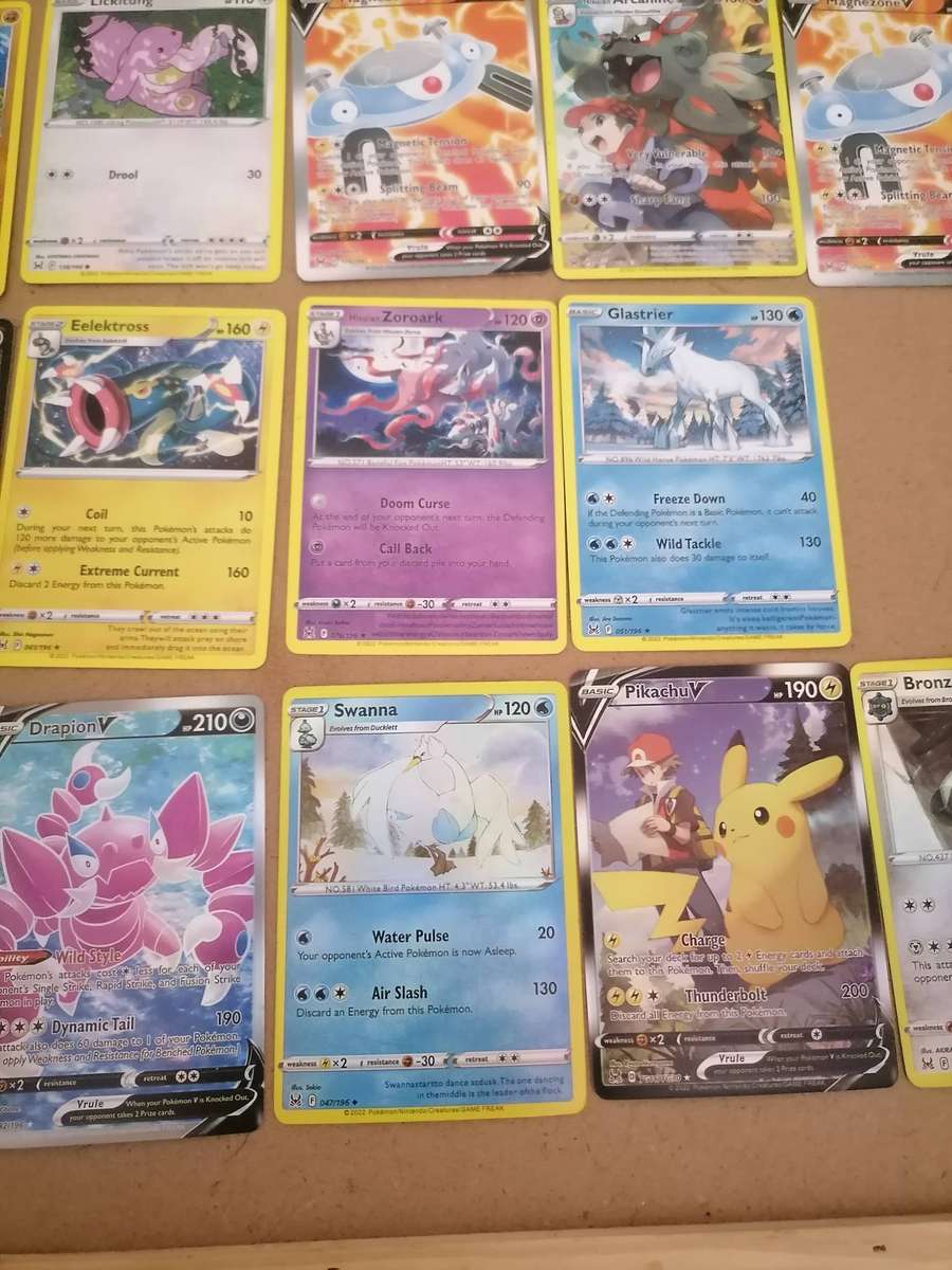 90 Pokémon Cards 2022 Nintendo - 100% ORIGINAL - 81 Normal Cards - 9 Holo Cards AMAZING CONDITION