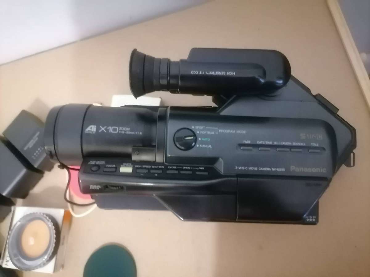 Panasonic NV-MS95B S-VHS Digital Video Camera Camcorder - 2 Lenses - 4 Batteries and Extras NOT TEST
